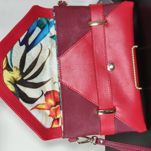 Sharif Leather Wristlet/Clutch/Crossbody Bag - Picture 4 of 8